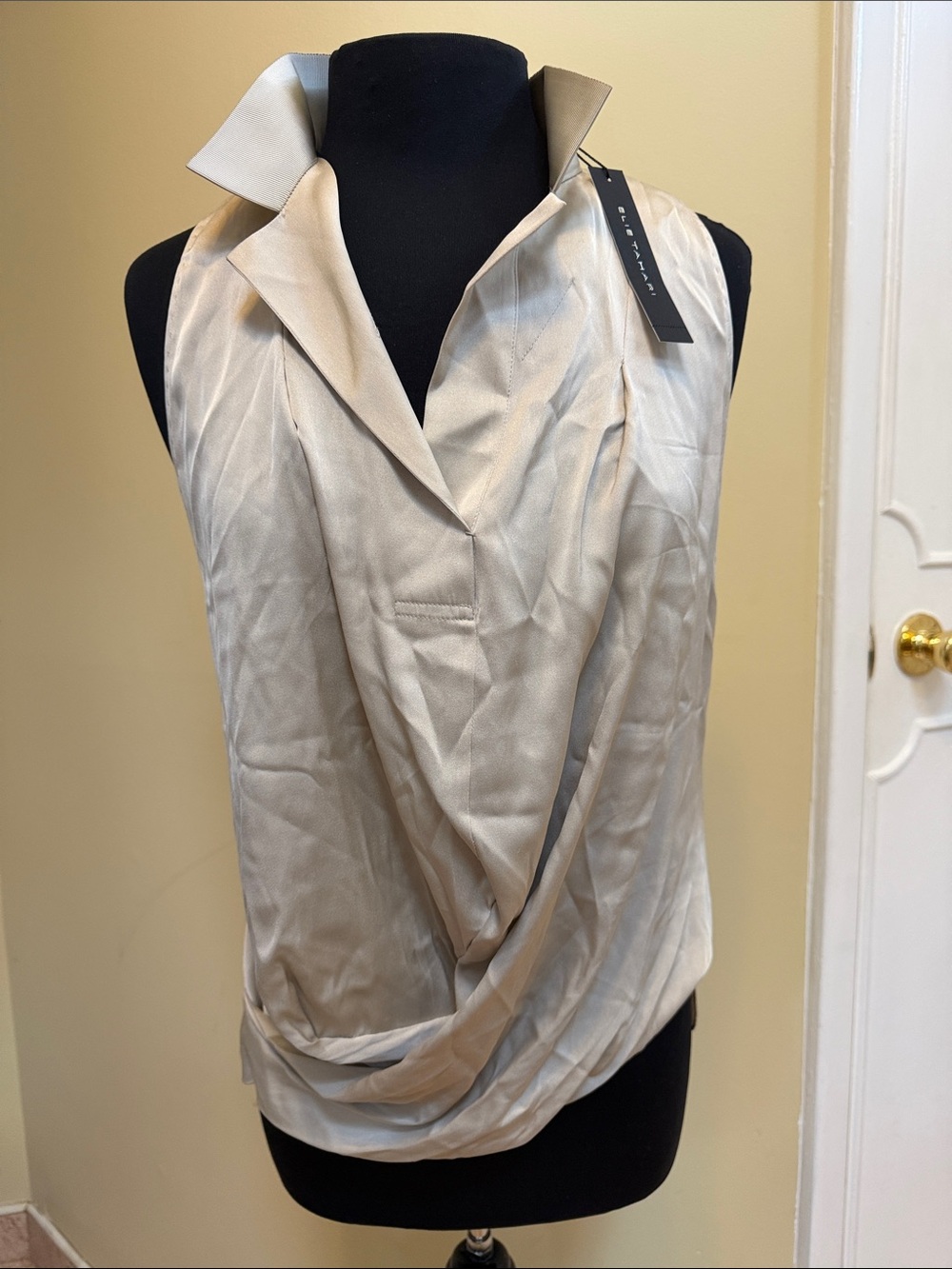 NWTElie Tahari Draped Silk Stretch Collar Sleeveless Camisole in Light grey L